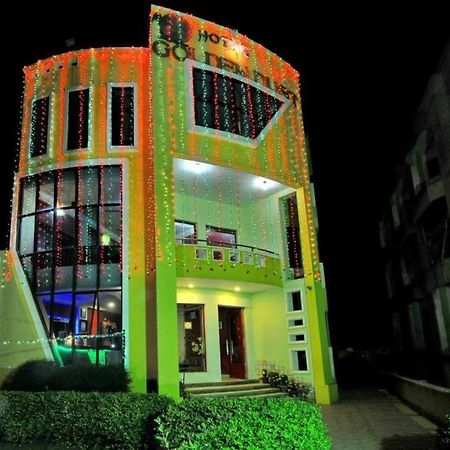 Golden Dust Hotel Puri Luaran gambar