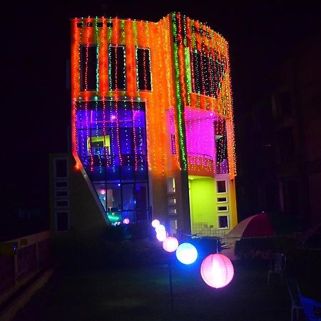 Golden Dust Hotel Puri Luaran gambar