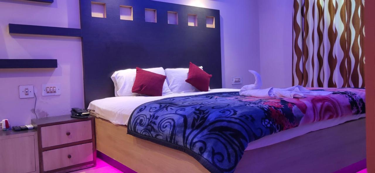 Golden Dust Hotel Puri Luaran gambar