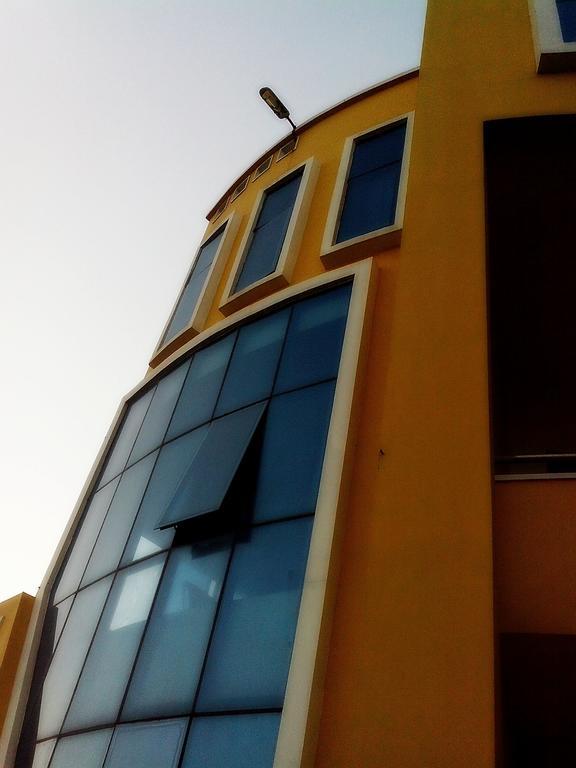 Golden Dust Hotel Puri Luaran gambar
