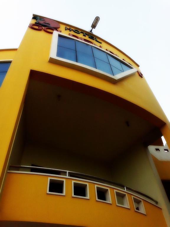 Golden Dust Hotel Puri Luaran gambar