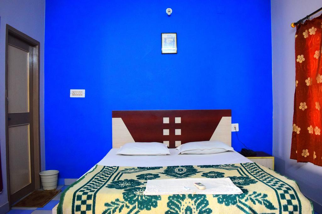 Golden Dust Hotel Puri Bilik gambar