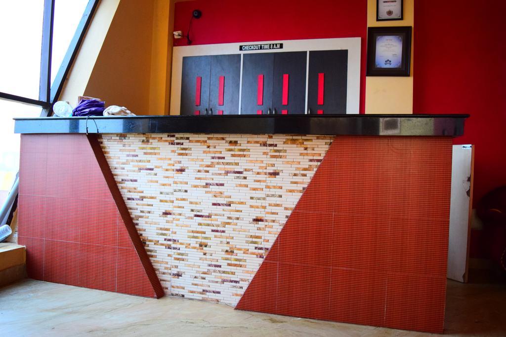 Golden Dust Hotel Puri Bilik gambar