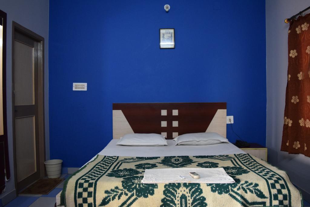 Golden Dust Hotel Puri Bilik gambar