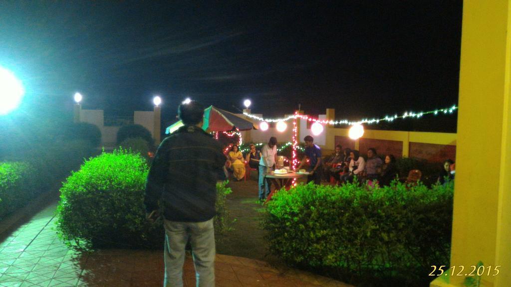 Golden Dust Hotel Puri Luaran gambar