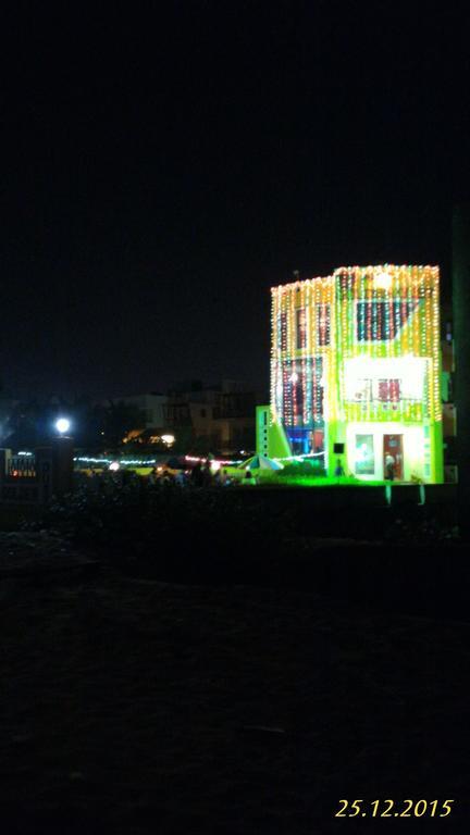Golden Dust Hotel Puri Luaran gambar