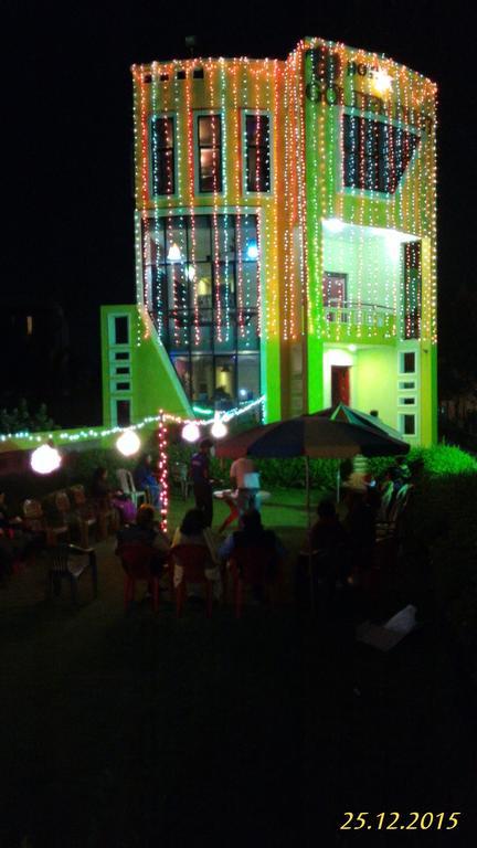 Golden Dust Hotel Puri Luaran gambar