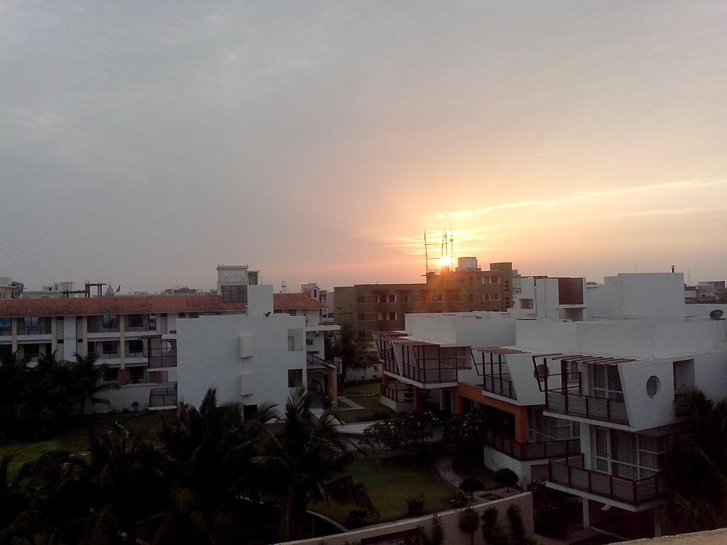 Golden Dust Hotel Puri Luaran gambar