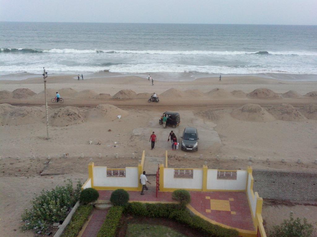 Golden Dust Hotel Puri Luaran gambar