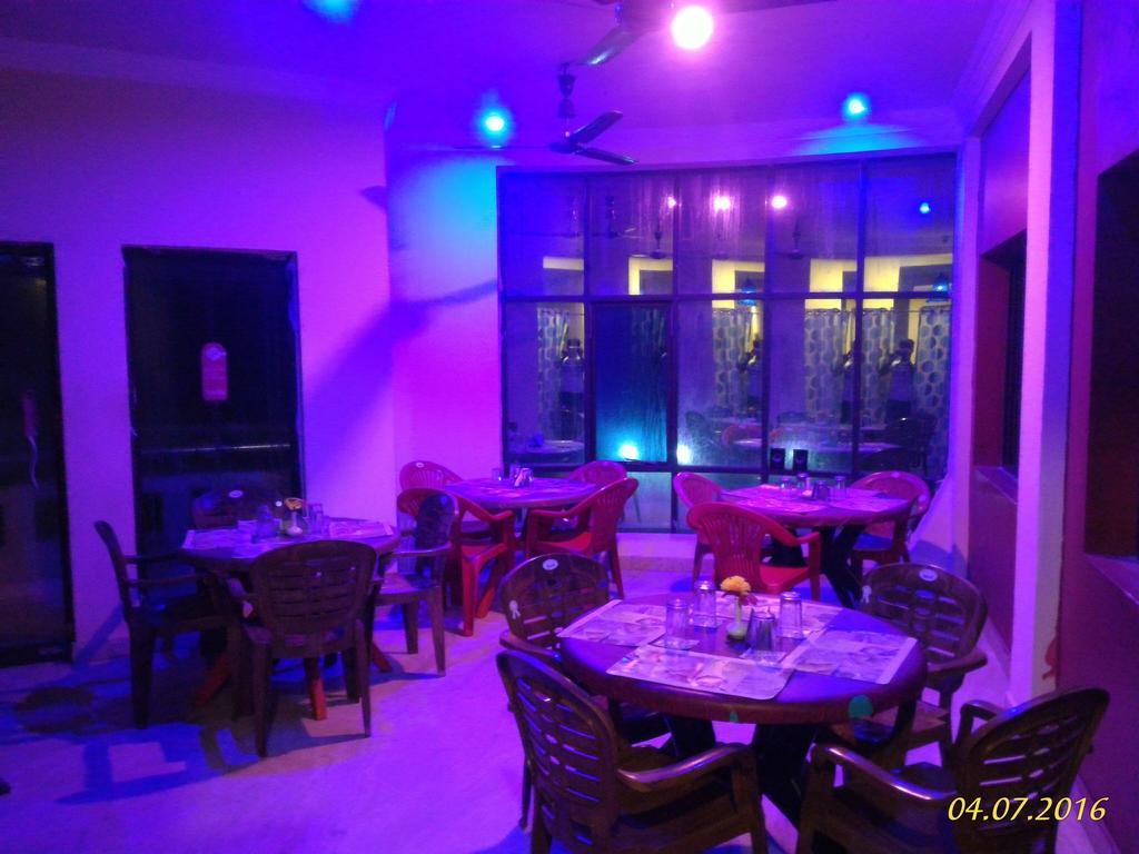 Golden Dust Hotel Puri Luaran gambar