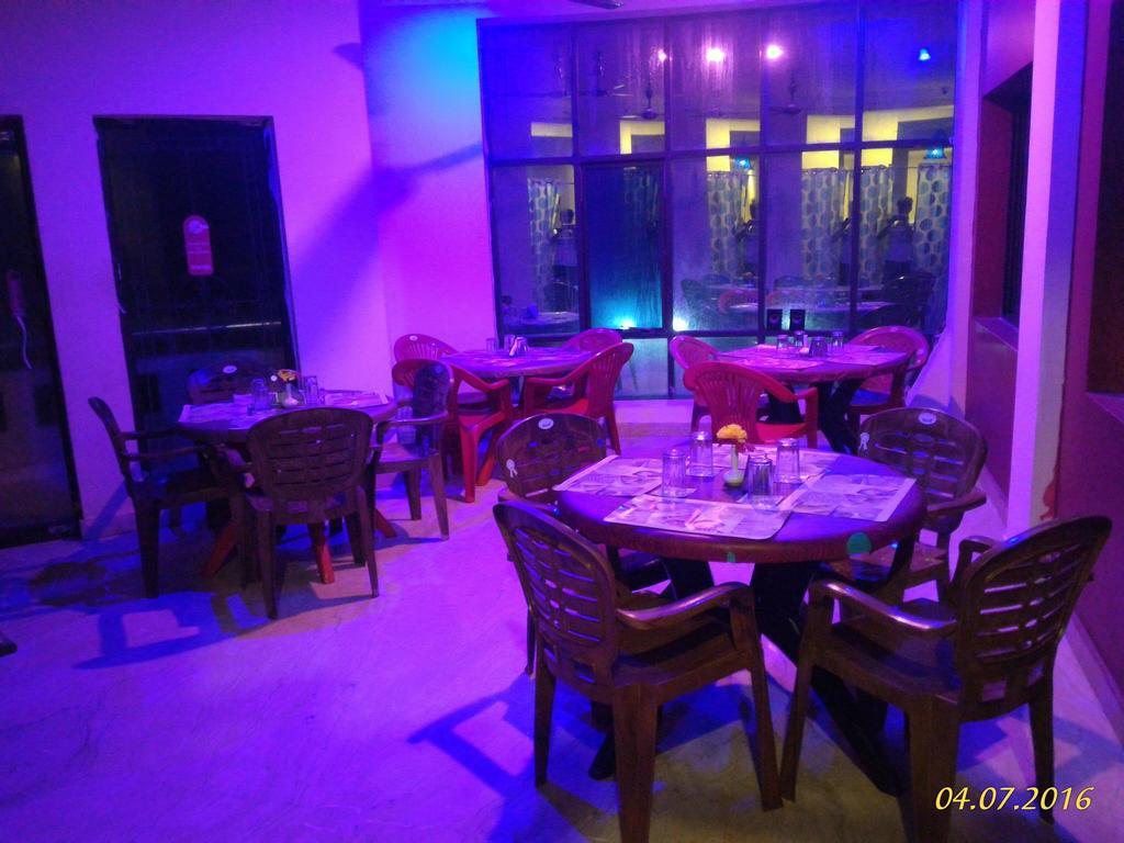 Golden Dust Hotel Puri Luaran gambar