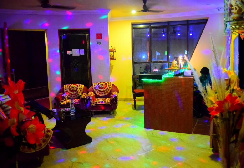 Golden Dust Hotel Puri Luaran gambar