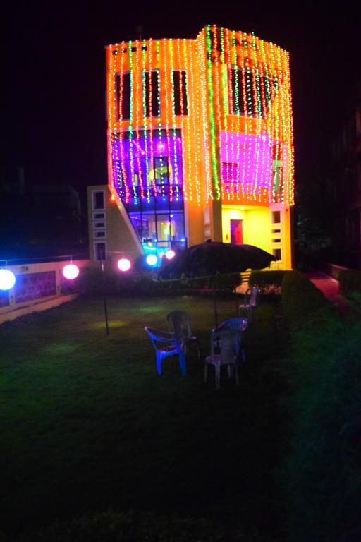 Golden Dust Hotel Puri Luaran gambar