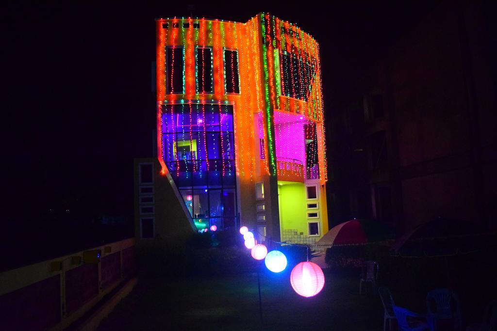 Golden Dust Hotel Puri Luaran gambar