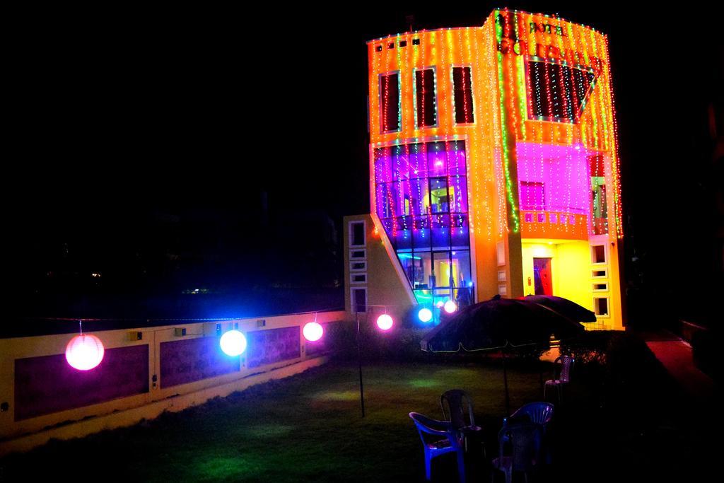 Golden Dust Hotel Puri Luaran gambar
