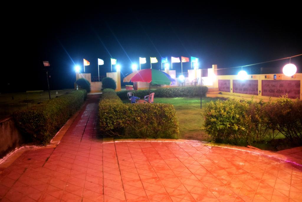 Golden Dust Hotel Puri Luaran gambar