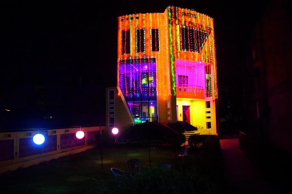 Golden Dust Hotel Puri Luaran gambar