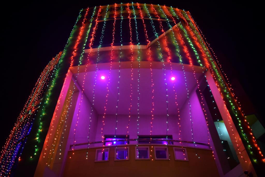 Golden Dust Hotel Puri Luaran gambar